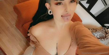 edenivyxo model adult img