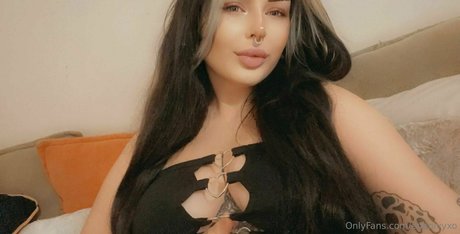 edenivyxo beautiful model image