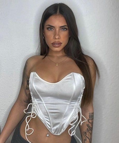 Yai Tejera model free pictures