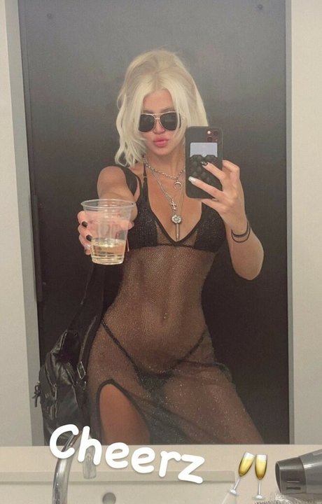 Mahila Mendez star beautiful photo