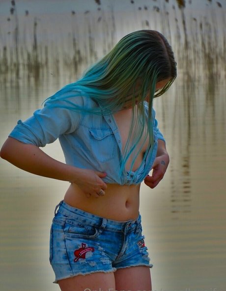 small waifu hd model gallery