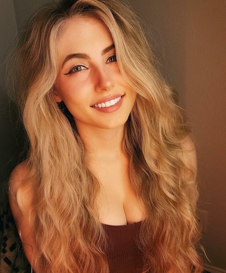 Nicki Taylor model pornographic pic