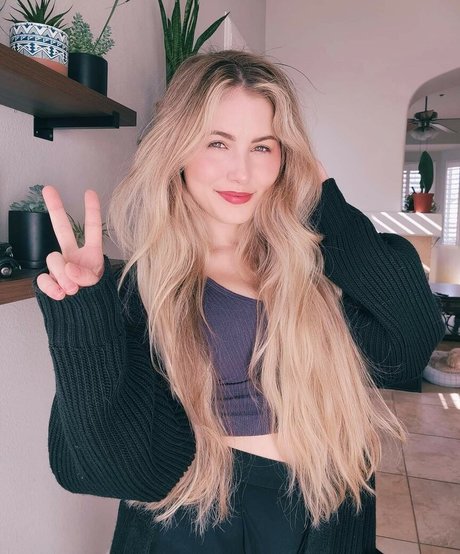 Nicki Taylor model erotic gallery