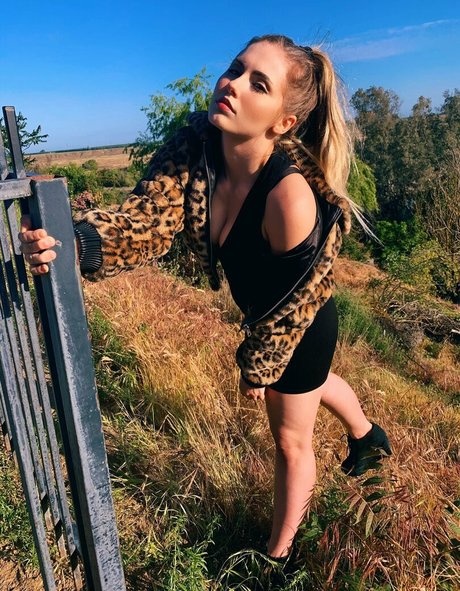 Nicki Taylor sex pornstar img