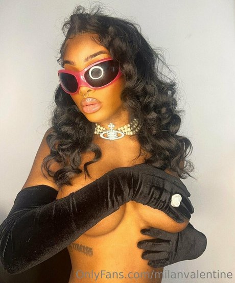 milanvalentine model porn image