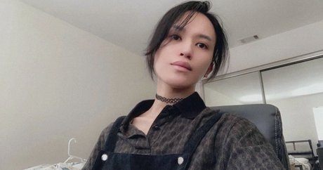 deathlooming beautiful model img