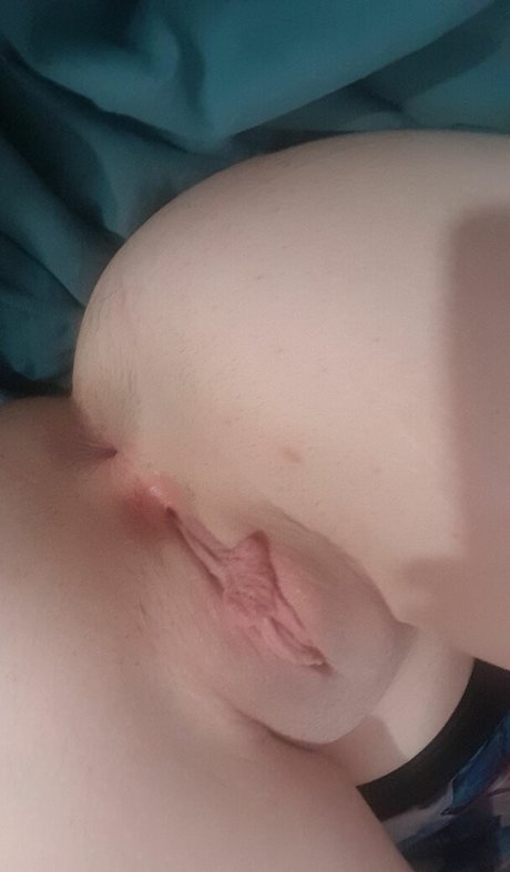 Lily Haining adult model photo