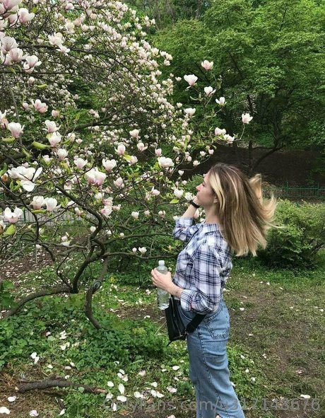 teach ella perfect actress gallery