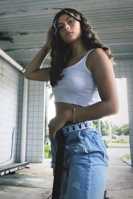 Faith Ordway model top image