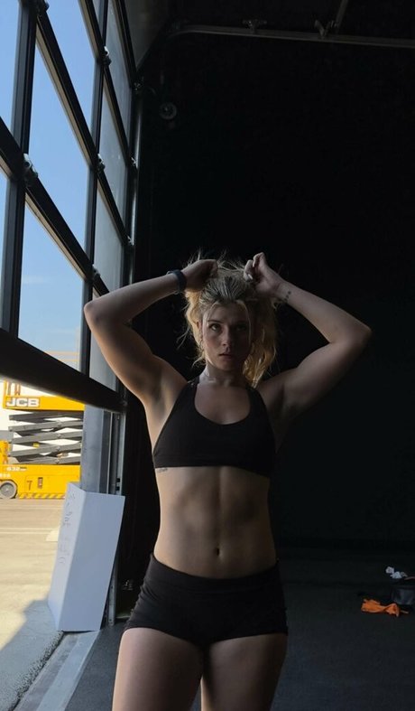 pretty pussy onlyfans free naked photo