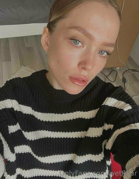 Wetfleur pornographic actress archive