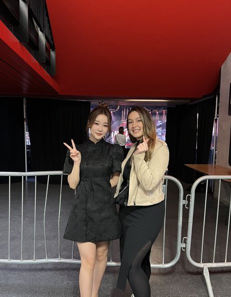 Troubleinc naked actress image