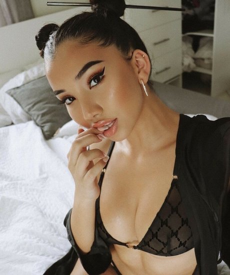 Lumma Aziz high quality actress picture