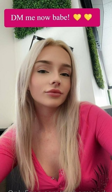 Ambermooody pornographic actress picture