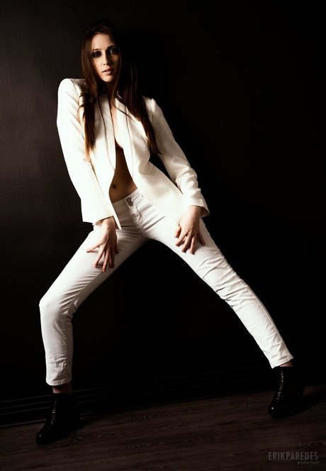 CrystAAHHL nude actress pic