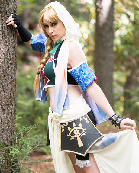 CrystAAHHL naked actress photo