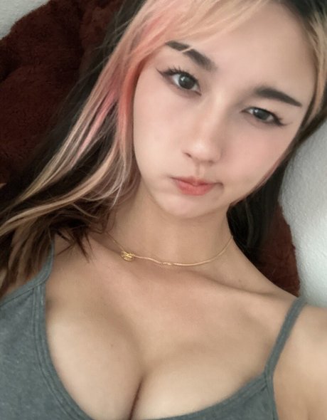 Amiechikin star nude photo