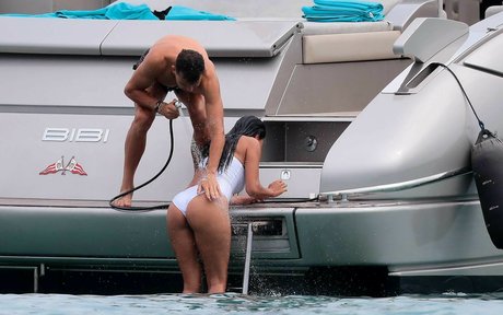 waitress onlyfans pornographic pic