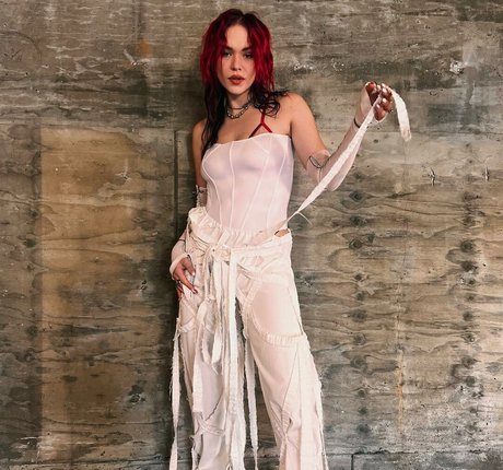 shemale fucks girl onlyfans beautiful gallery