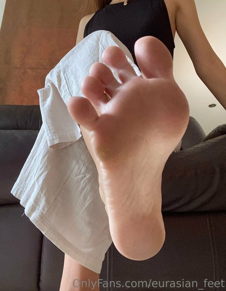 eurasian feet model nudes pictures