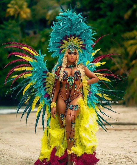 Ashanti hot actress photo