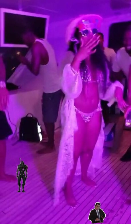 shemale outdoor onlyfans best image