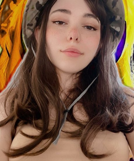 Kittew model hot picture