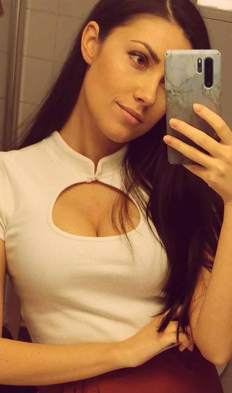 yabbe actress images