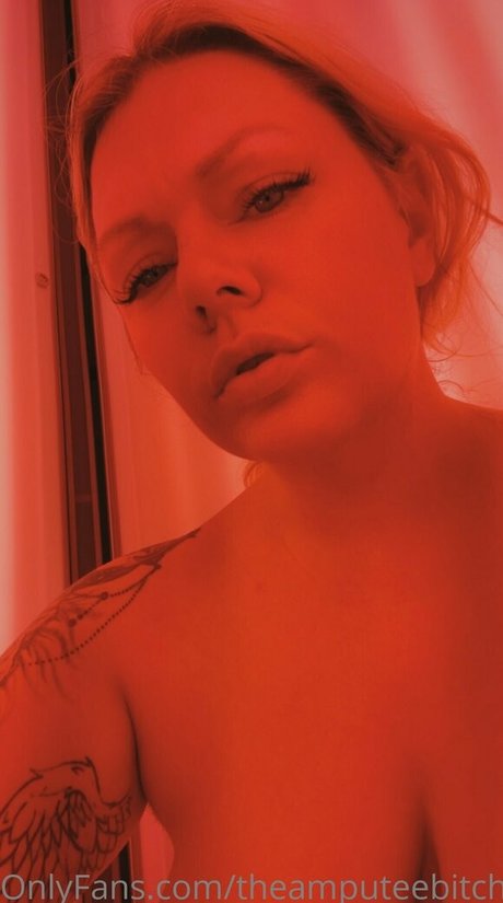 theamputeebitch hot actress pics