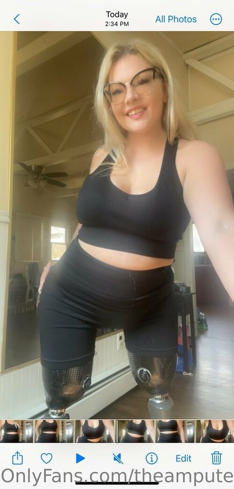 theamputeebitch top actress photos