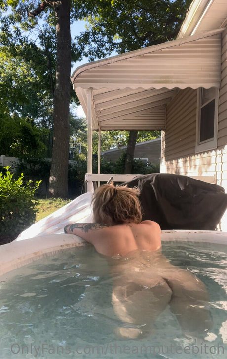 theamputeebitch model adult pictures