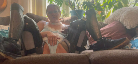 theamputeebitch sexy model pics