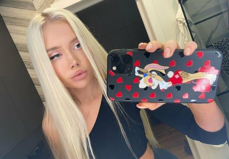 milaazulfree art star photo