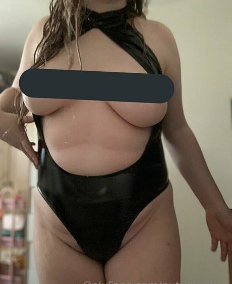 autumnclips nude model archive