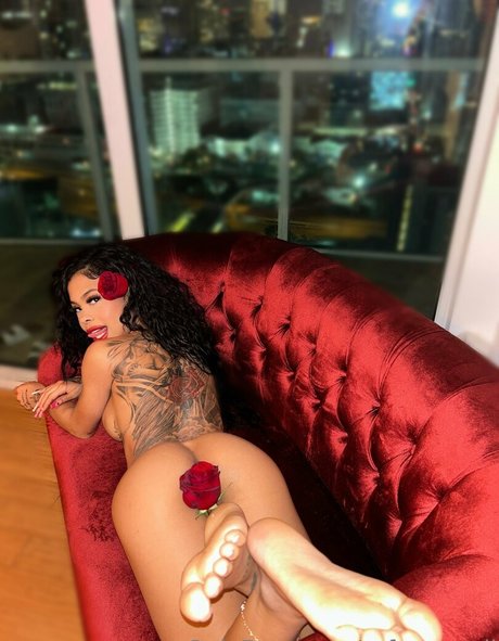 urfavangell model perfect photos