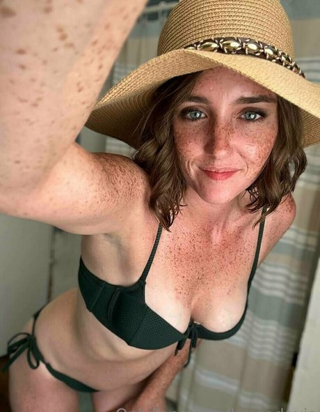 launadavis top pornstar image