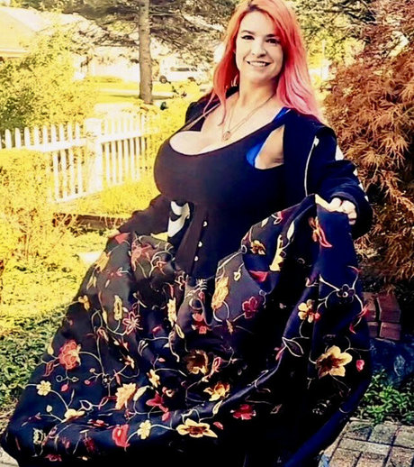 Heidi Corinne pornstar naked pics