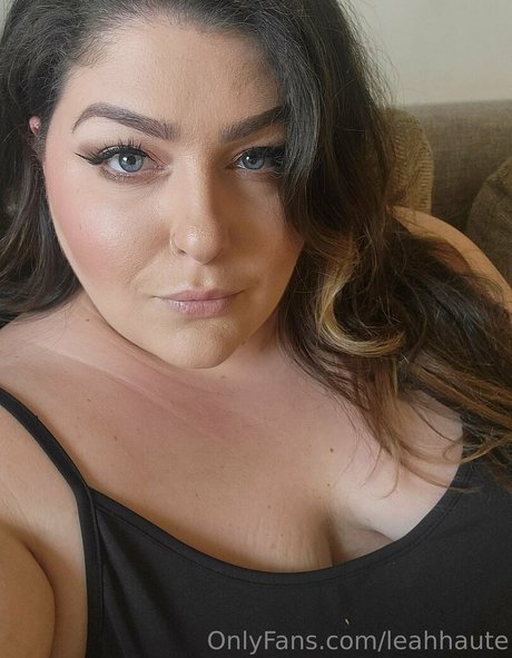 leahhaute pornstar beautiful photo