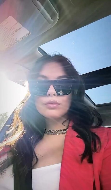 Isabella Gomez hot pornstar photos