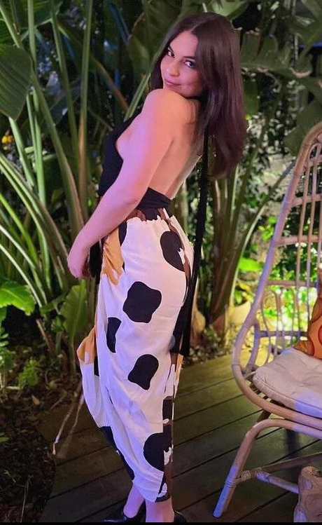 female influencer onlyfans pretty gallery