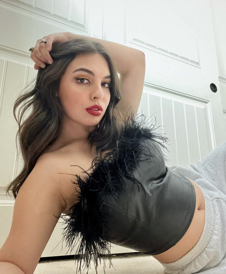 Isabella Gomez model nice pic
