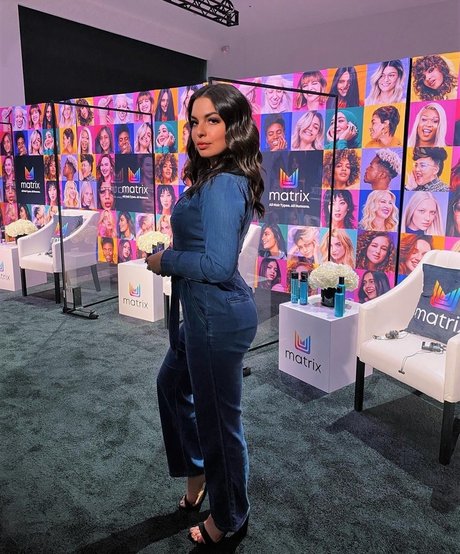 Isabella Gomez model naked pics