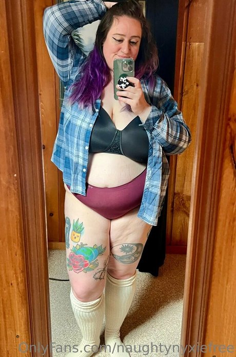 naughtynyxiefree model beautiful img