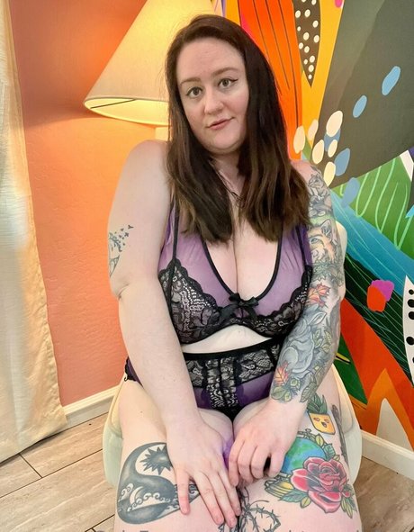 naughtynyxiefree pretty star pics