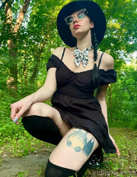 yubaba yaga nude model photo