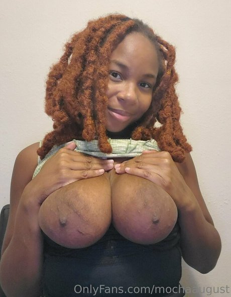 mochaaugust model free photos