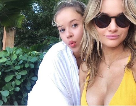 Hunter King star exclusive photo