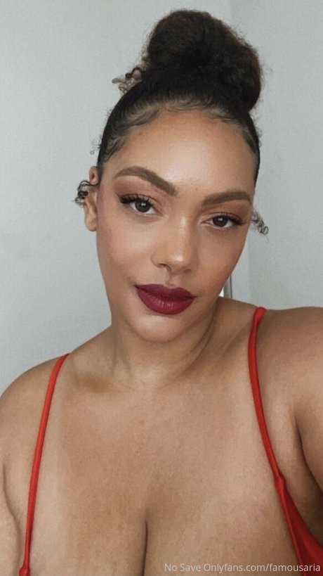 famousaria star nude img