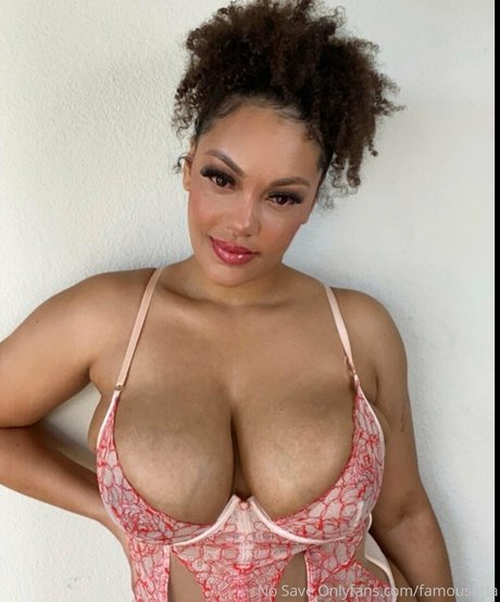 famousaria model high quality galleries