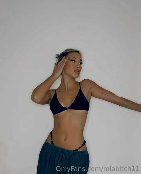 miabitch11 pornstar naked pictures